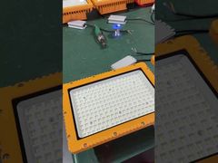 見る: ポータブル ハイライト LED 防爆照明防錆 400W ショーケース