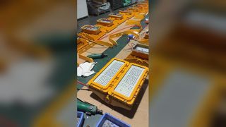 アルミニウム合金ハウジングを備えたIP65屋外産業用LED防爆照明を導入