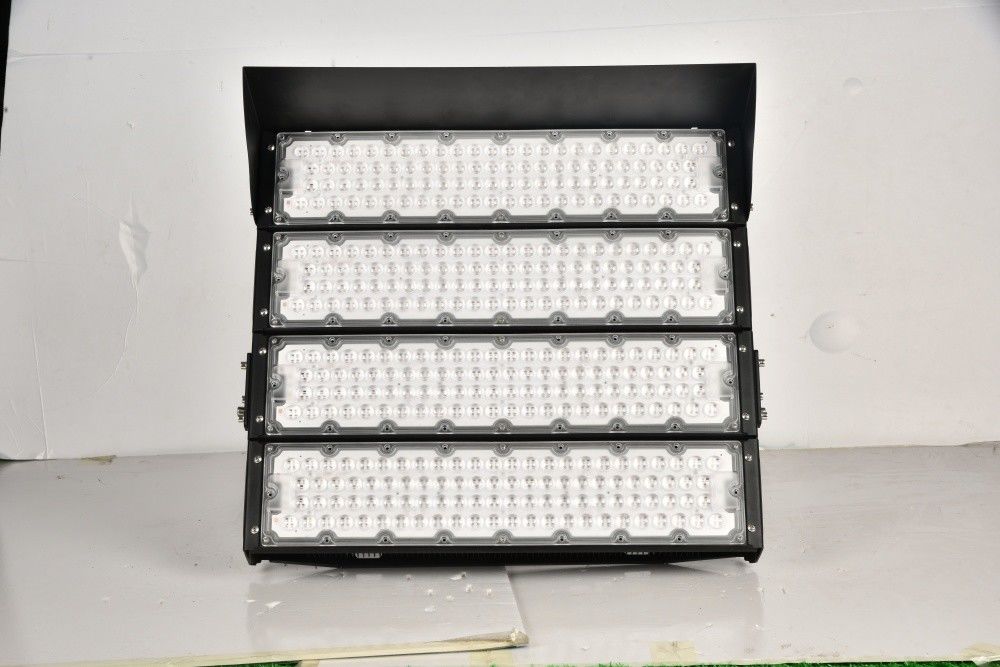 IP65 スタジアムの耐水性LED高台灯と5万時間の寿命と調整可能なビームアングル